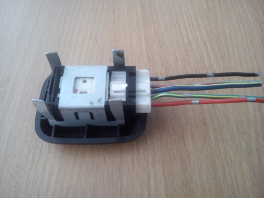 สวิตช์ กดขึ้น-ลง พร้อมกรอบ ของรถ TOYOTA