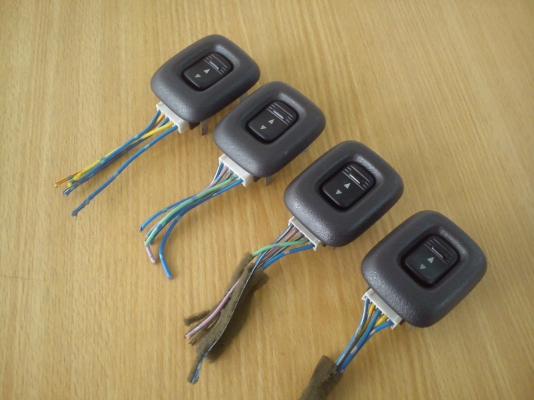 สวิตช์ กดขึ้น-ลง พร้อมกรอบ ของรถ TOYOTA