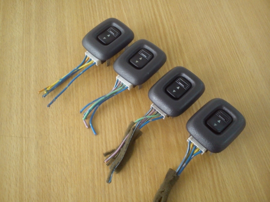 สวิตช์ กดขึ้น-ลง พร้อมกรอบ ของรถ TOYOTA