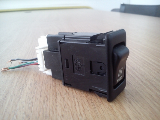 สวิตช์ HEAT ทรงตั้งแบบมีขอบของรถ NISSAN