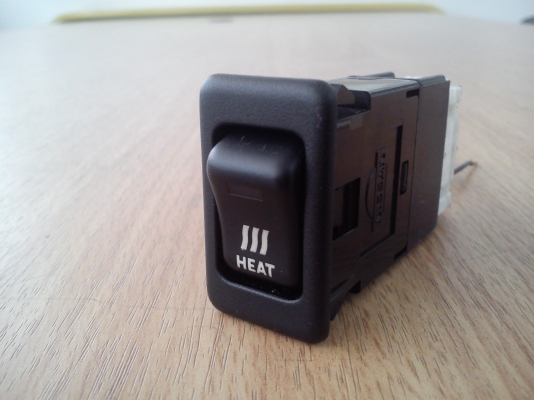 สวิตช์ HEAT ทรงตั้งแบบมีขอบของรถ NISSAN