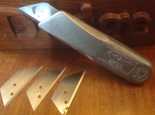 ขายมีด Vintage Red Devil UK55 ด้ามอลูมิเนียม พร้อมใบสำรอง 3 ใบ