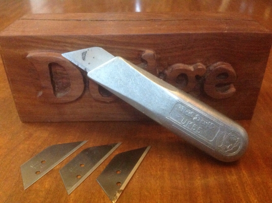 ขายมีด Vintage Red Devil UK55 ด้ามอลูมิเนียม พร้อมใบสำรอง 3 ใบ