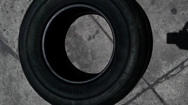 215R15C MICHELIN XCD มีสองเส้น tel.081-427-3941 215R15C MICHELIN XCD มีสองเส้น tel.081-427-3941