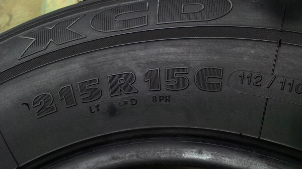 215R15C MICHELIN XCD มีสองเส้น tel.081-427-3941 215R15C MICHELIN XCD มีสองเส้น tel.081-427-3941