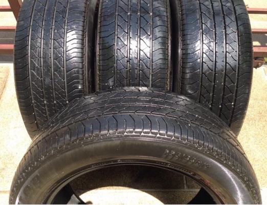 ยาง Dunlop 235 55 19 สิ้นปี10 ดอกเต็ม ไม่มีปะ ราคาไม่แพง