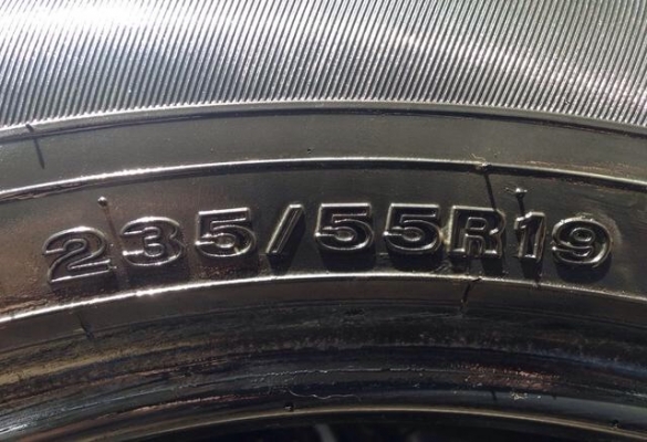 ยาง Dunlop 235 55 19 สิ้นปี10 ดอกเต็ม ไม่มีปะ ราคาไม่แพง