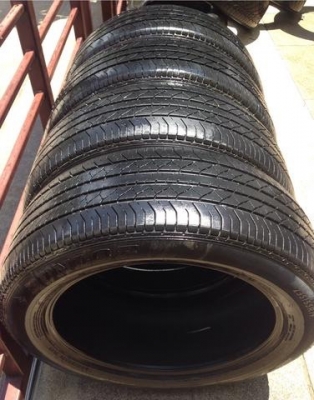 ยาง Dunlop 235 55 19 สิ้นปี10 ดอกเต็ม ไม่มีปะ ราคาไม่แพง