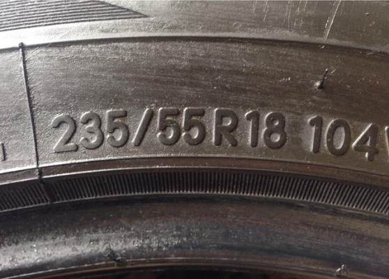 ยาง Nitto NT420 235 55 18 กลางปี 10 ดอกเยอะ ราคาไม่แพง