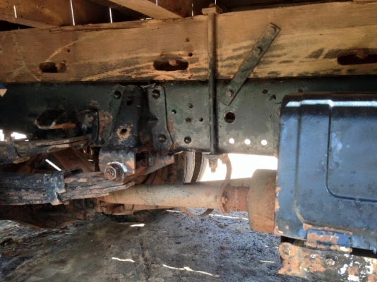 ขายครับ115สั่งลุย ปี38 เครื่องดี. คัสชีไม่ผุไม่บวม แต่มีสนิมแดงปะปลาย ยางพอได้ หัวเคยเก็บสีมา ไม่หนา ภาสี58 เอกสารพร้อมโอน ยาว4.30 ยาง750-16 ราคา380000 สนใจ0930693225 อำเภอสุวรรณภูมิ. จังหวัดร้อยเอ็ด