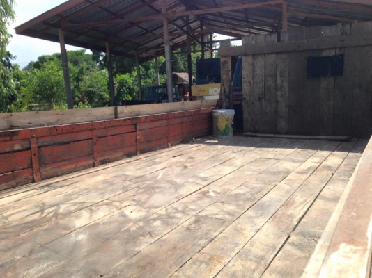 ขายครับ115สั่งลุย ปี38 เครื่องดี. คัสชีไม่ผุไม่บวม แต่มีสนิมแดงปะปลาย ยางพอได้ หัวเคยเก็บสีมา ไม่หนา ภาสี58 เอกสารพร้อมโอน ยาว4.30 ยาง750-16 ราคา380000 สนใจ0930693225 อำเภอสุวรรณภูมิ. จังหวัดร้อยเอ็ด