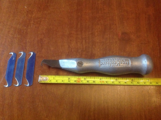 ขายมีดใบหยัก Vintage Armstrong ด้ามอลูมิเนียม มีใบสำรอง 3 ใบ