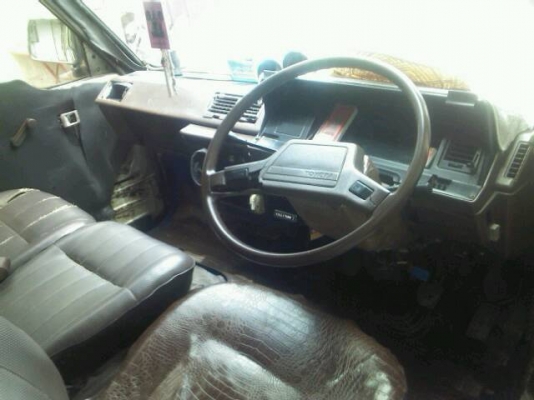 รถตู้HIACE ตาหวาน