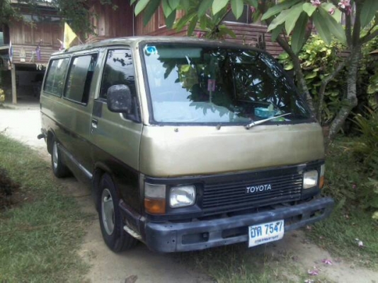 รถตู้HIACE ตาหวาน