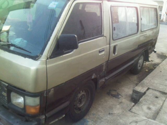 รถตู้HIACE ตาหวาน