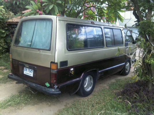 รถตู้HIACE ตาหวาน