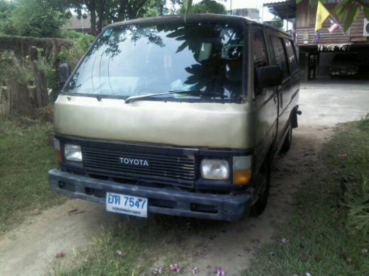 รถตู้HIACE ตาหวาน