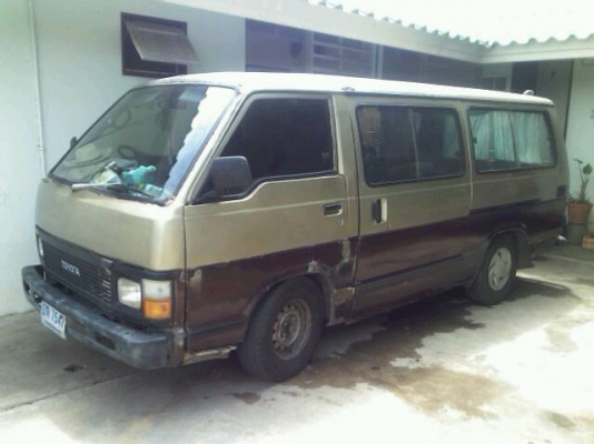 รถตู้HIACE ตาหวาน