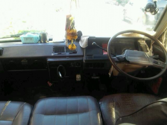 รถตู้HIACE ตาหวาน