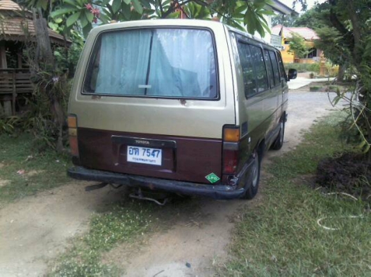 รถตู้HIACE ตาหวาน