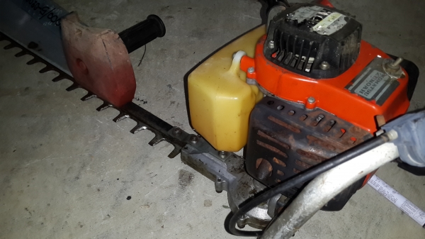 เครื่องตัดแต่งกิ่งไม้ พร้อมใช้งาน