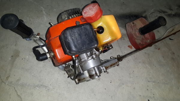 เครื่องตัดแต่งกิ่งไม้ พร้อมใช้งาน