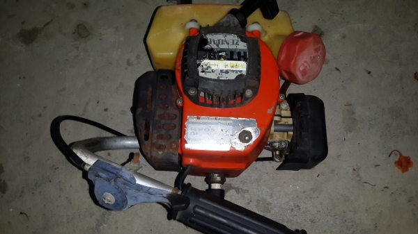 เครื่องตัดแต่งกิ่งไม้ พร้อมใช้งาน