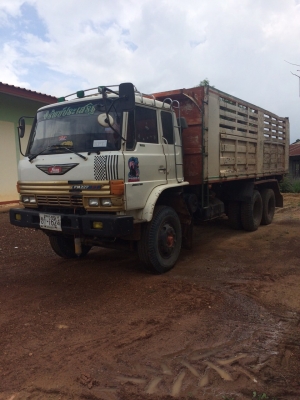 ขายHINO 220 แรง เกียอีตั้น. สภาพดีพร้อมใช้