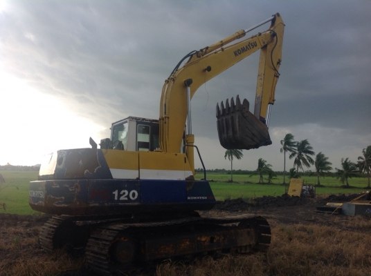 KOMATSU PC 120-3 เปลียนเครื่อง ISUZU ุ6BD1พร้อมใช้งาน