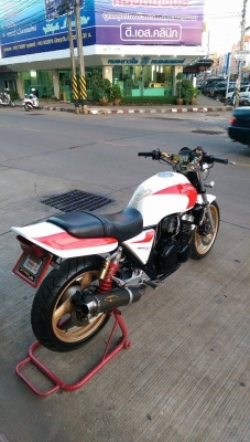 ขายคับ HONDA CB400 ปี93 ท่อแต่งทั้งเส้น แฮนด์บาร์ ยางหน้าหลังเต็ม อินวอยส์ สรรพสามิตร สีสวยคับ ราคา 59500 บาท ส่งได้ทั่วไทยคับ สนใจติดต่อ 081-0578282 FACEBOOK ชาญณรงค์ ป๊อป ชัยอมฤต ไอดีไลน์ POPBIGBIKESAKON คับ สนใจรถสวย ถูก ดี ต้อง POP BIGBIKE SAKONNAKHON