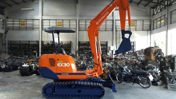 ขาย รถขุด HITACHI รุ่น EX30 มือสองญี่ปุ่น สภาพสวยมาก แทร็กเหล็ก สลักแน่น ทดลอง ได้เลย แรงดี พร้อมใช้งาน มืิอถือ/LINE ID :0818753444