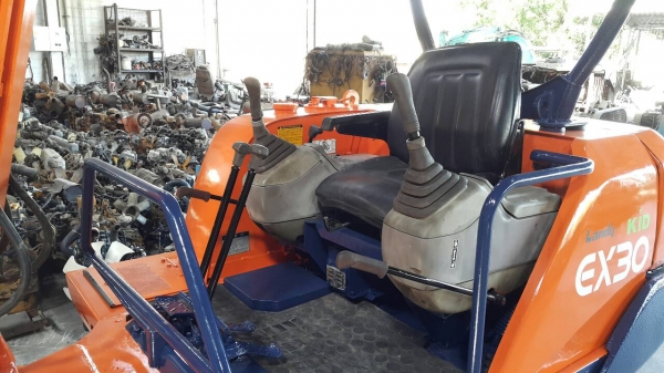 ขาย รถขุด HITACHI รุ่น EX30 มือสองญี่ปุ่น สภาพสวยมาก แทร็กเหล็ก สลักแน่น ทดลอง ได้เลย แรงดี พร้อมใช้งาน มืิอถือ/LINE ID :0818753444 ขาย รถขุด HITACHI รุ่น EX30 มือสองญี่ปุ่น สภาพสวยมาก แทร็กเหล็ก สลักแน่น ทดลอง ได้เลย แรงดี พร้อมใช้งาน มืิอถือ/LINE ID :0818753444