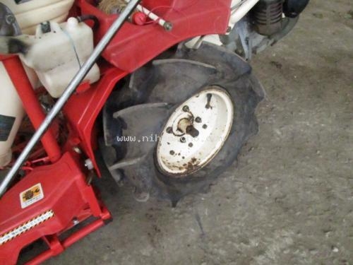 รถเกี่ยวข้าวเดินตาม    YANMAR   YB302 รหัสสินค้า : 80802328  Line ID: nihonmono หรือเพิ่มเติมไดที่ www.nihonmono.com