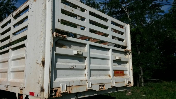 ขายด่วนหางพ่วงดั้มของใหม่3เพลาแท้ยาว6.5เมตรปี56สภาพ100\%