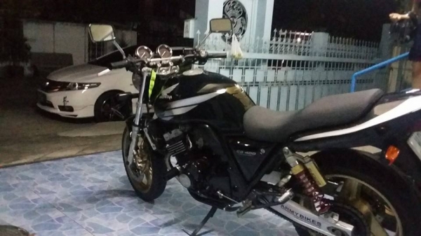 ขาย CB400 ปี97 ทะเบียนพร้อมโอน 75,000