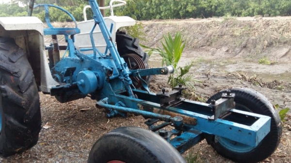 รถนังขับ ตัวรถอยุธยาแทรคเตอร์ สภาพสวย