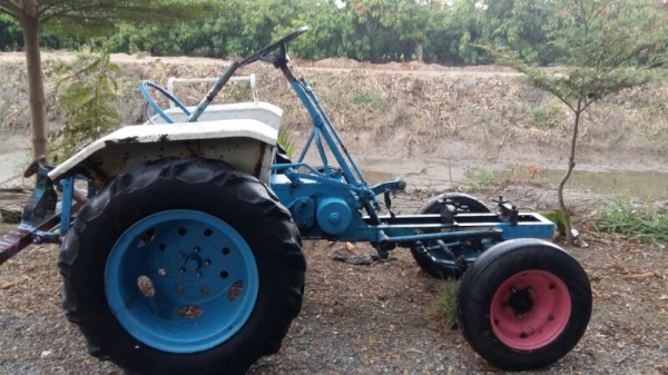 รถนังขับ ตัวรถอยุธยาแทรคเตอร์ สภาพสวย