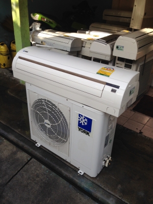 **** ขายแอร์ YORK 18000 BTU สภาพสวย **** **** ขายแอร์ YORK 18000 BTU สภาพสวย ****
