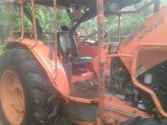 KUBOTA 6040