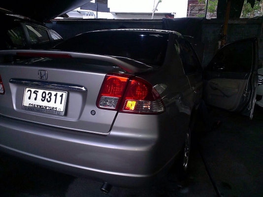 ขายด่วนHonda  civic ปี03รถบ้านมือเดียวไม่มีชนรถเดิมๆราคาแบ่งกันขับ