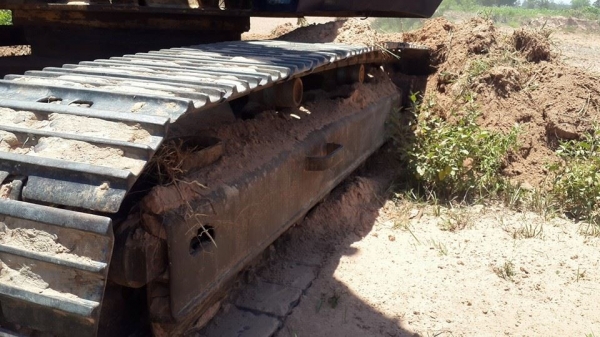 ขายรถขุดแบ็คโคkomatsu pc120-5 ไฟฟ้าเต็ม เอกสารอินวอยซ์ ช่วงล่างดี แอร์เย็น บูมสวยเฟรมสวย พร้อมลงลุยงาน