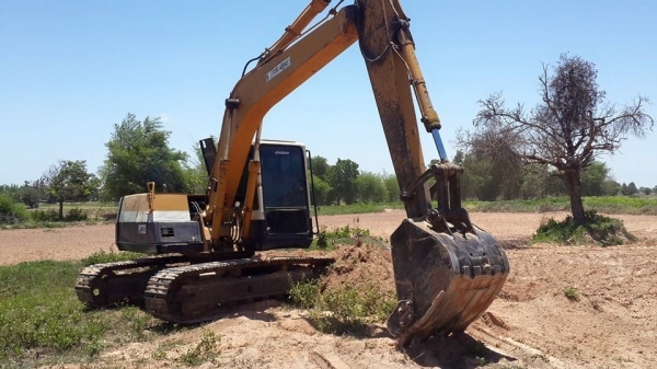 ขายรถขุดแบ็คโคkomatsu pc120-5 ไฟฟ้าเต็ม เอกสารอินวอยซ์ ช่วงล่างดี แอร์เย็น บูมสวยเฟรมสวย พร้อมลงลุยงาน