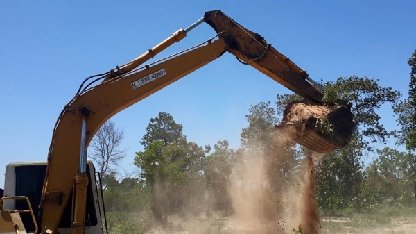 ขายรถขุดแบ็คโคkomatsu pc120-5 ไฟฟ้าเต็ม เอกสารอินวอยซ์ ช่วงล่างดี แอร์เย็น บูมสวยเฟรมสวย พร้อมลงลุยงาน