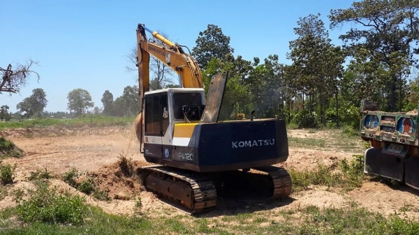 ขายรถขุดแบ็คโคkomatsu pc120-5 ไฟฟ้าเต็ม เอกสารอินวอยซ์ ช่วงล่างดี แอร์เย็น บูมสวยเฟรมสวย พร้อมลงลุยงาน