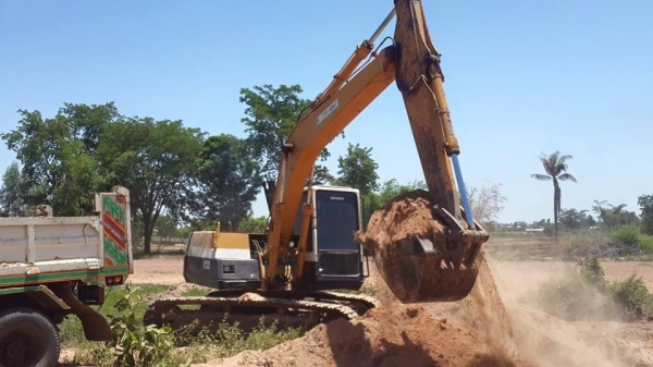 ขายรถขุดแบ็คโคkomatsu pc120-5 ไฟฟ้าเต็ม เอกสารอินวอยซ์ ช่วงล่างดี แอร์เย็น บูมสวยเฟรมสวย พร้อมลงลุยงาน