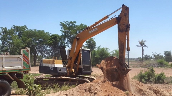 ขายรถขุดแบ็คโคkomatsu pc120-5 ไฟฟ้าเต็ม เอกสารอินวอยซ์ ช่วงล่างดี แอร์เย็น บูมสวยเฟรมสวย พร้อมลงลุยงาน