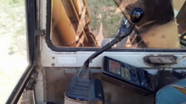 ขายรถขุดแบ็คโคkomatsu pc120-5 ไฟฟ้าเต็ม เอกสารอินวอยซ์ ช่วงล่างดี แอร์เย็น บูมสวยเฟรมสวย พร้อมลงลุยงาน