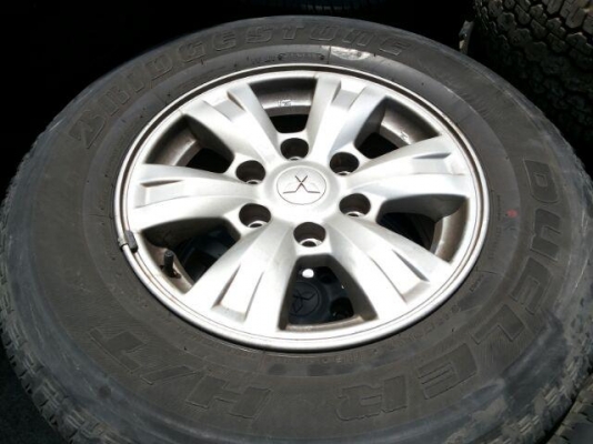 ล้อแม็ก triton ขอบ16 ยกสูง ยางบริสโตน 245 70 16