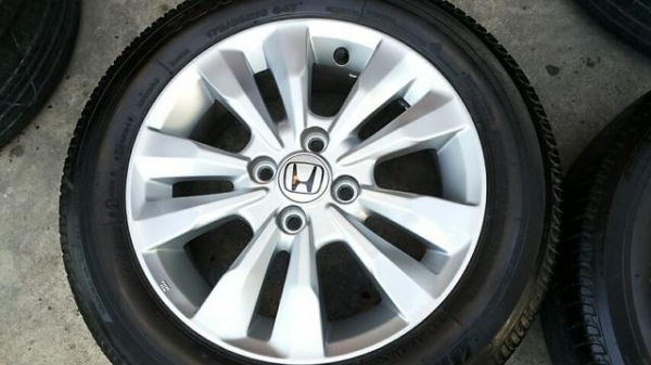 ล้อ  honda city 2013 ยางบริสโตน 175 65 15