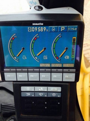 ขายรถแบคโฮ KOMATSU pc 200-8 ชั่วโมงทำงาน 9,xxx ชม.รถสวยพร้อมใช้เอกสารพรัอมราคา1,750,000